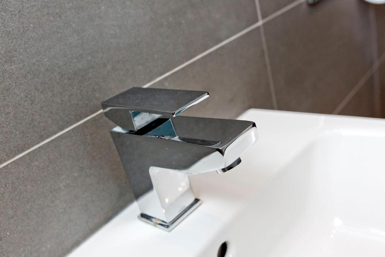 Ultra Modern, West End Village, Refurbished 1 Bed EDI Eksteriør billede
